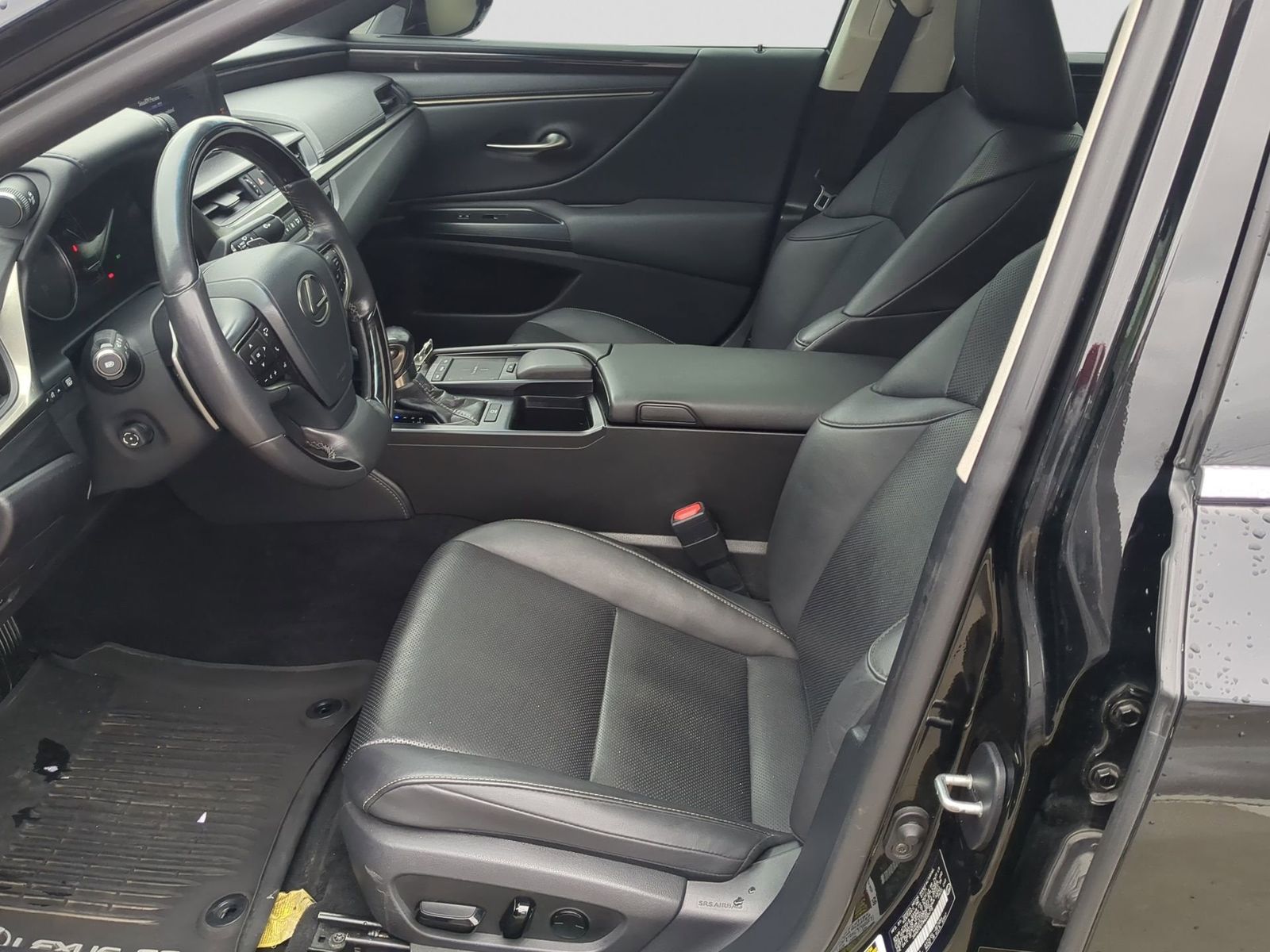 Thumbnail: 2021 Lexus ES - 19