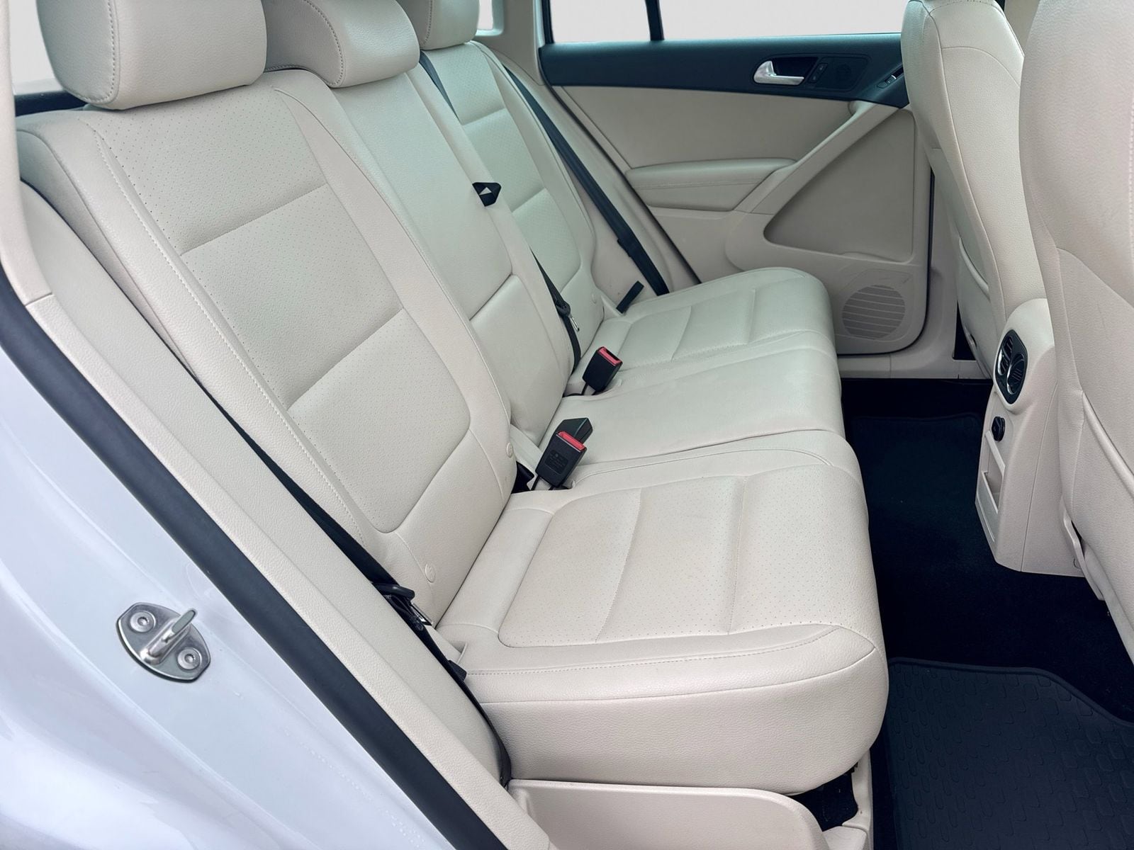 Thumbnail: 2013 Volkswagen Tiguan - 24