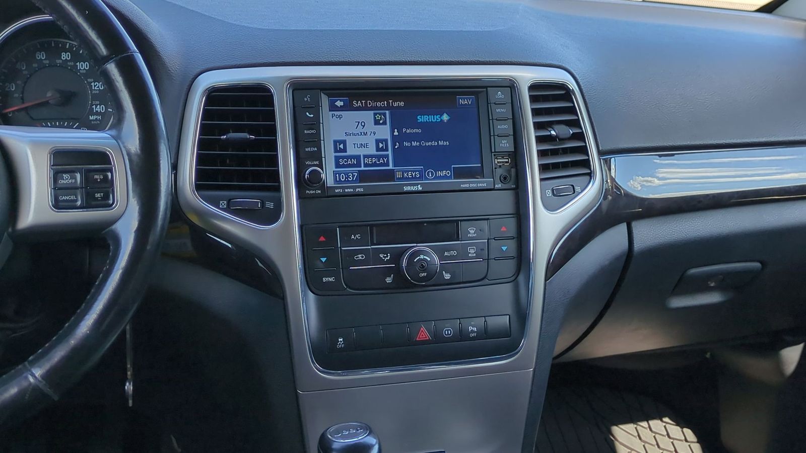 Thumbnail: 2011 Jeep Grand Cherokee - 29