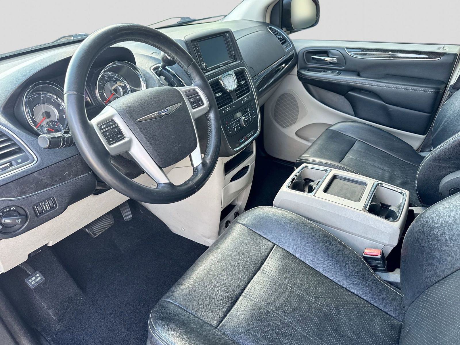 Used 2015 Chrysler Town & Country Touring-L with VIN 2C4RC1CG2FR756070 for sale in Washington, MI