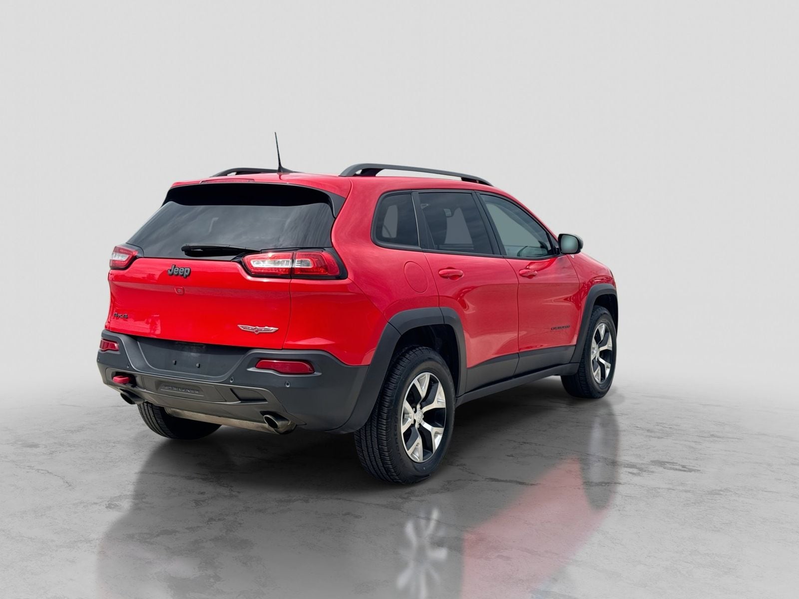 Thumbnail: 2018 Jeep Cherokee - 6