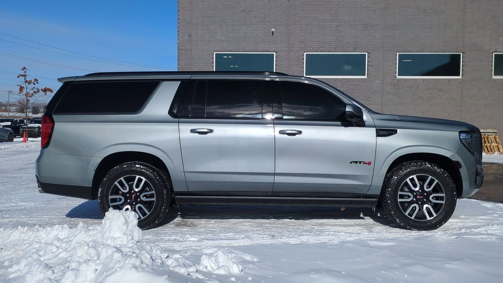 Thumbnail: 2023 GMC Yukon XL - 8