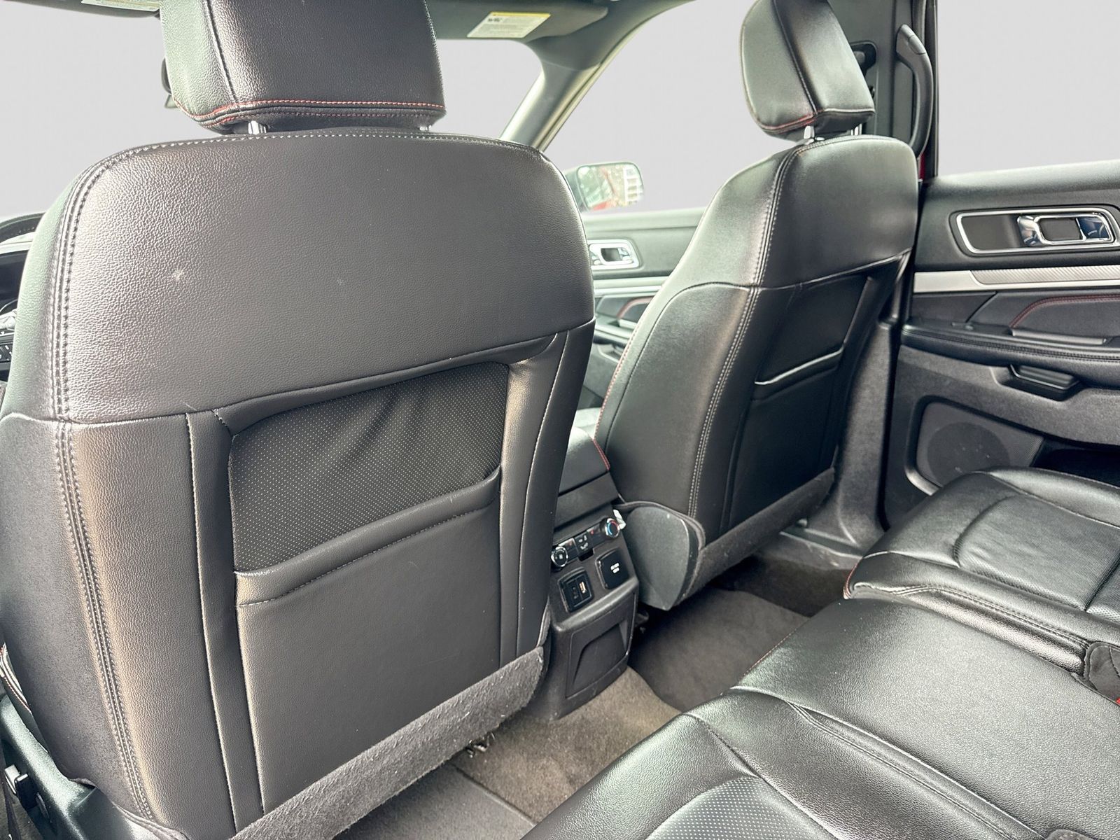 Thumbnail: 2018 Ford Explorer - 17