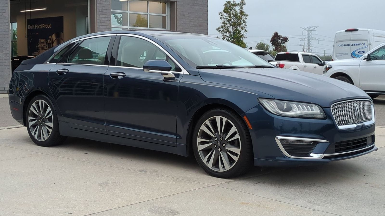 Thumbnail: 2017 Lincoln MKZ - 10