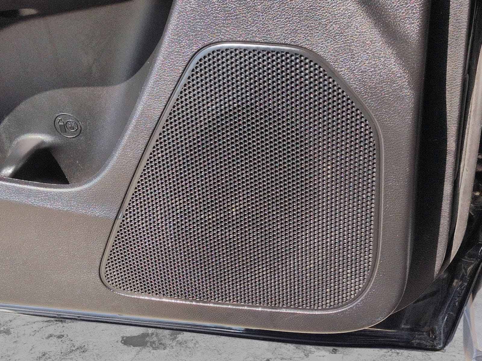 Thumbnail: 2021 Jeep Cherokee - 38