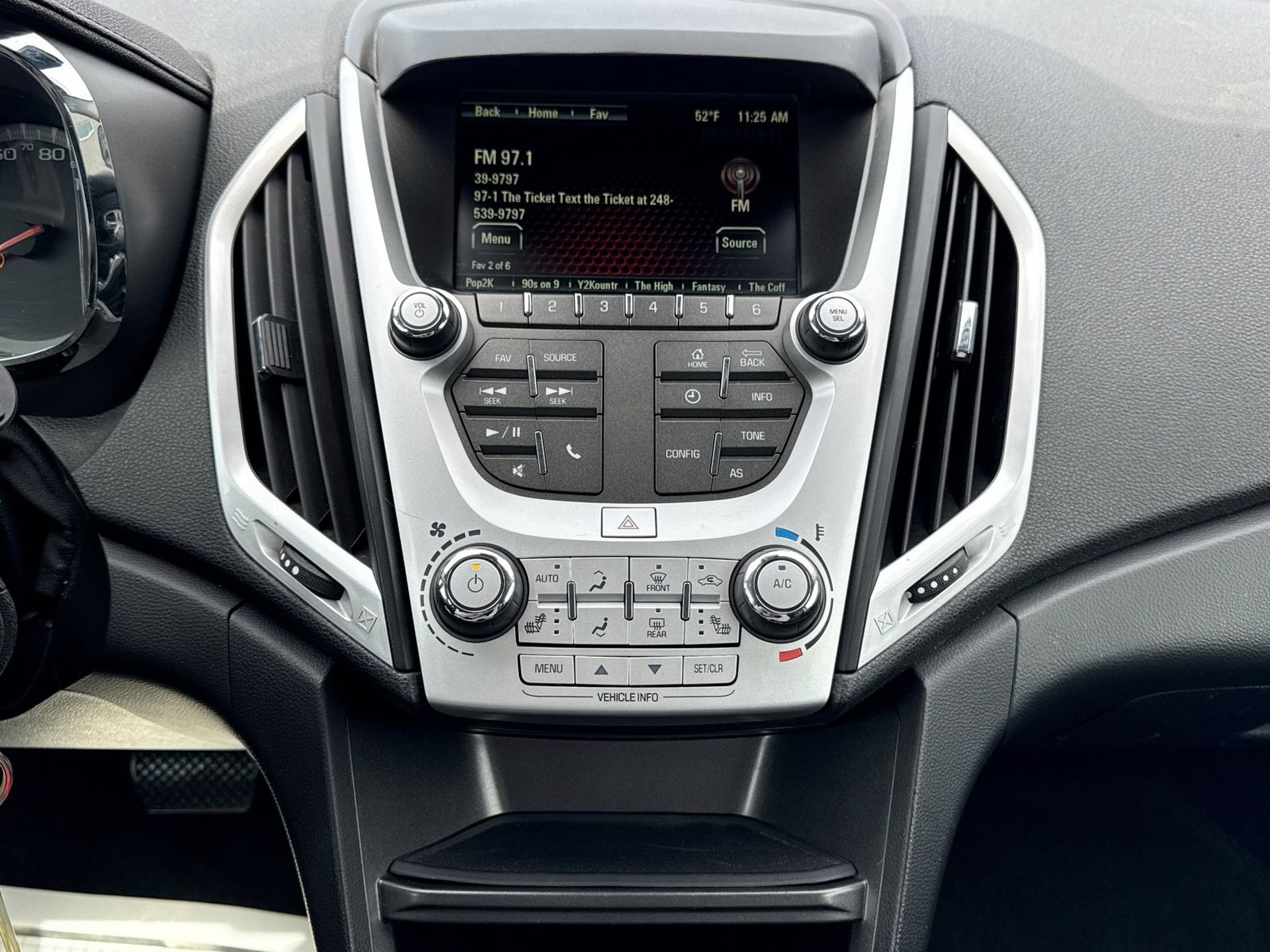 Thumbnail: 2017 GMC Terrain - 28