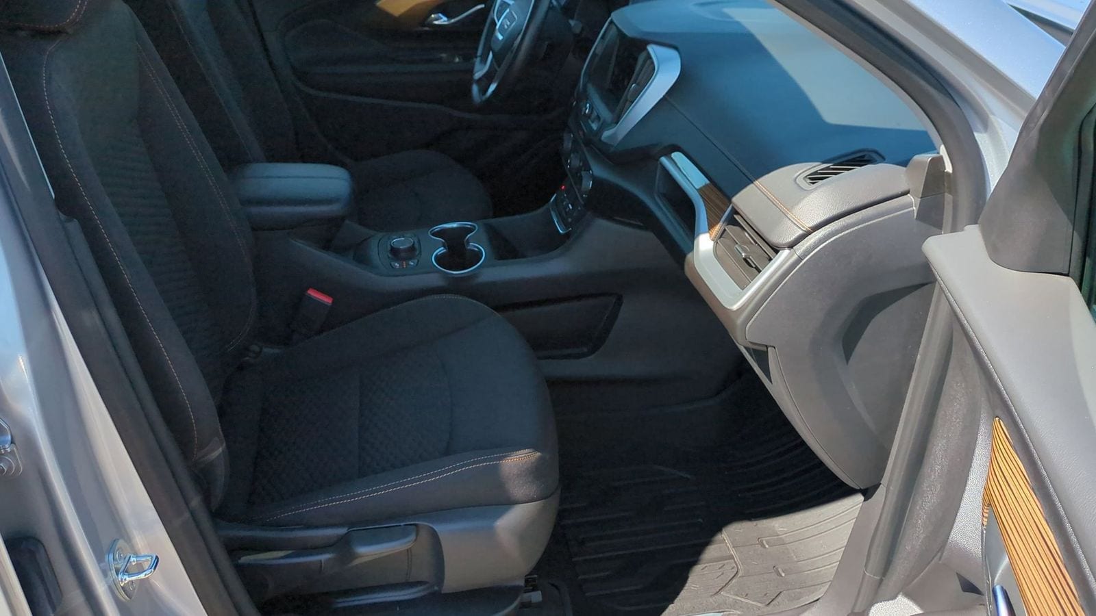 Thumbnail: 2021 GMC Terrain - 25