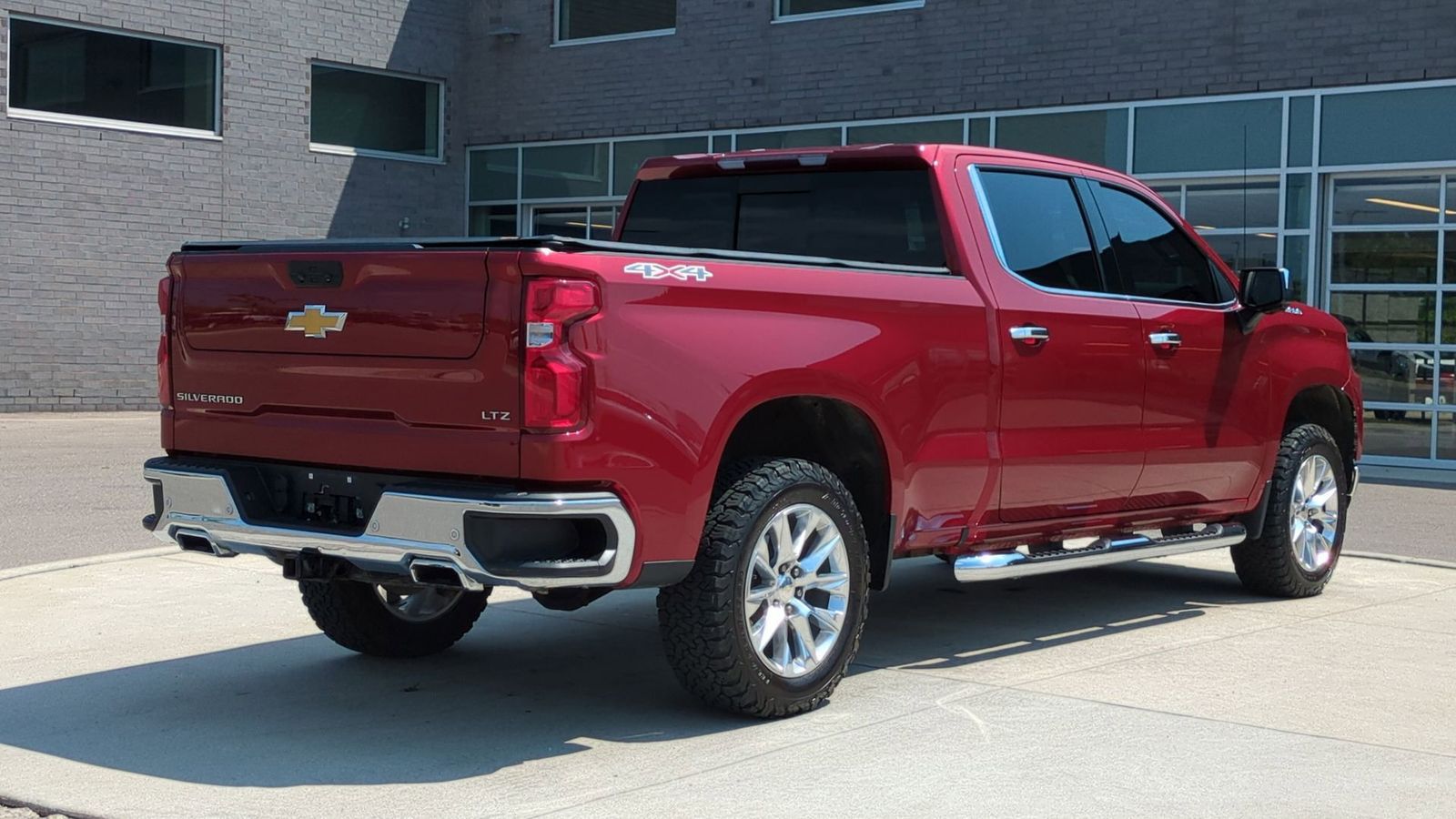 Thumbnail: 2021 Chevrolet Silverado 1500 - 13