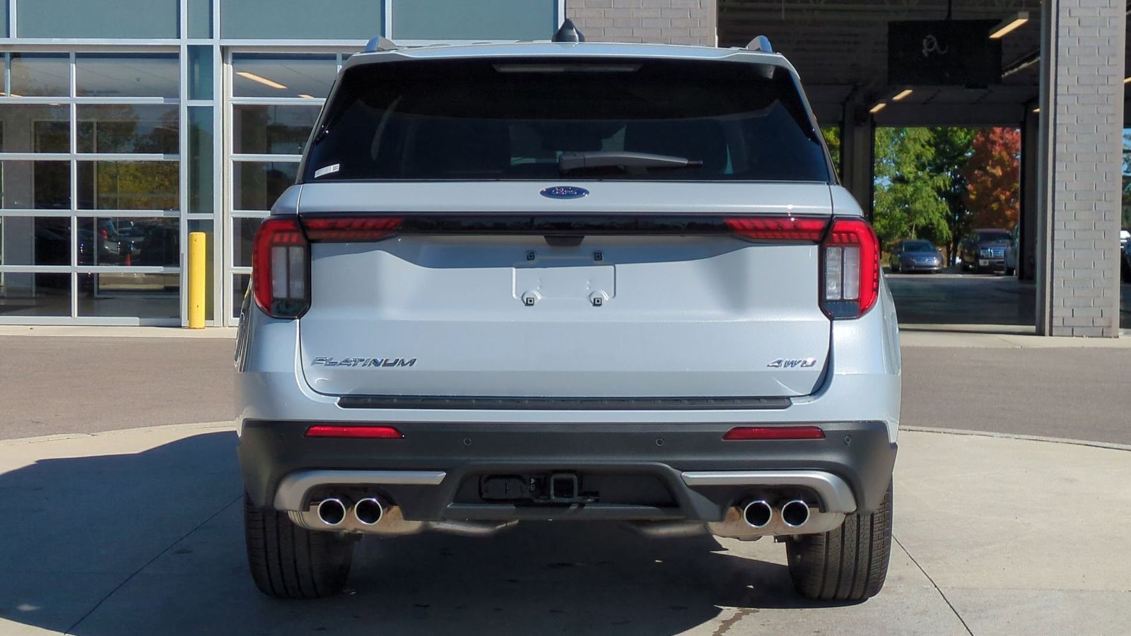 2025 Ford Explorer Platinum photo 4