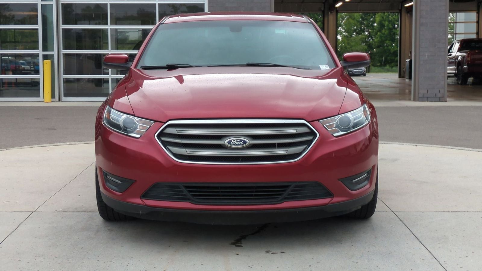 Thumbnail: 2016 Ford Taurus - 10