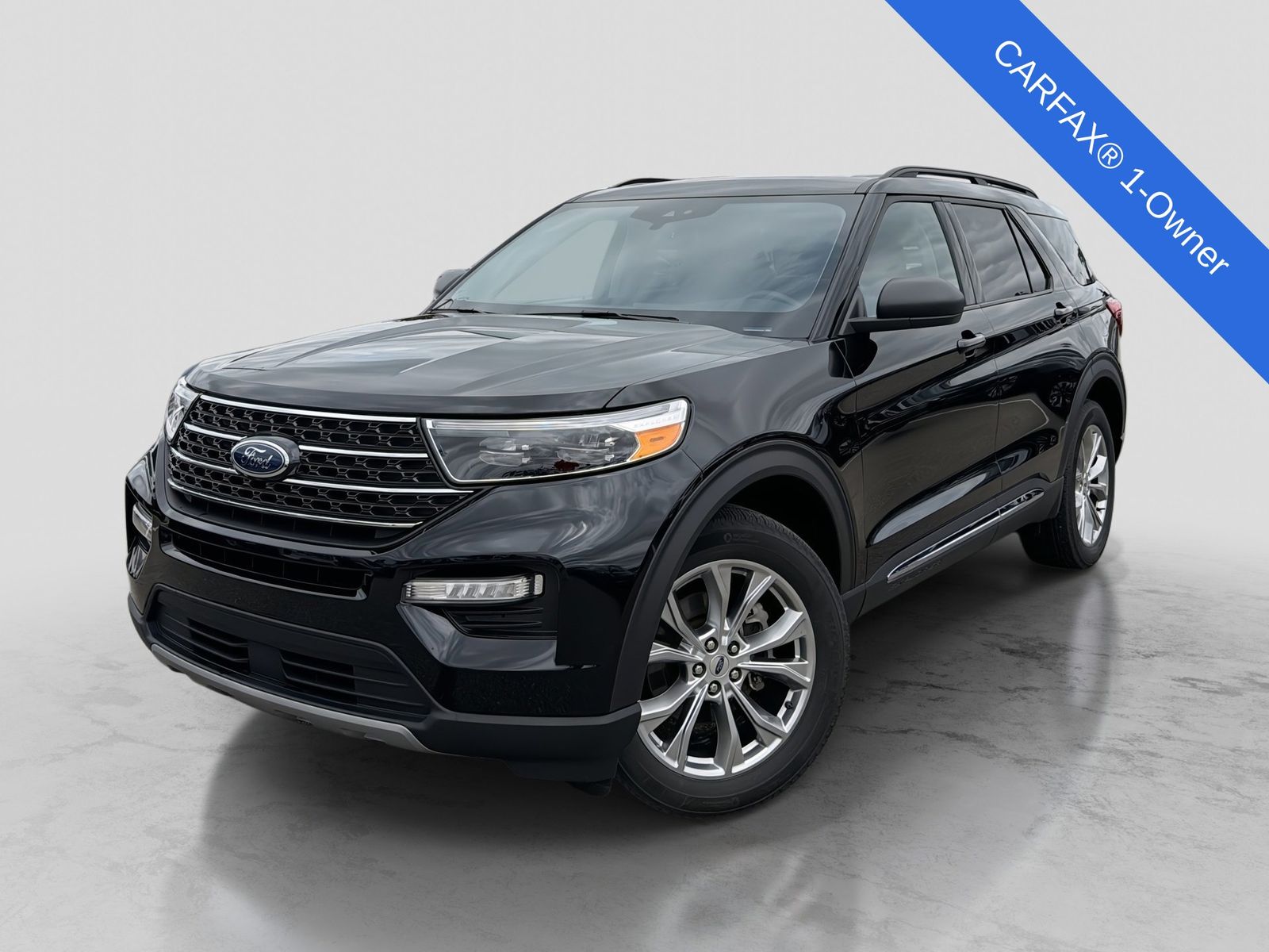 2024 Ford Explorer XLT 4WD's photo