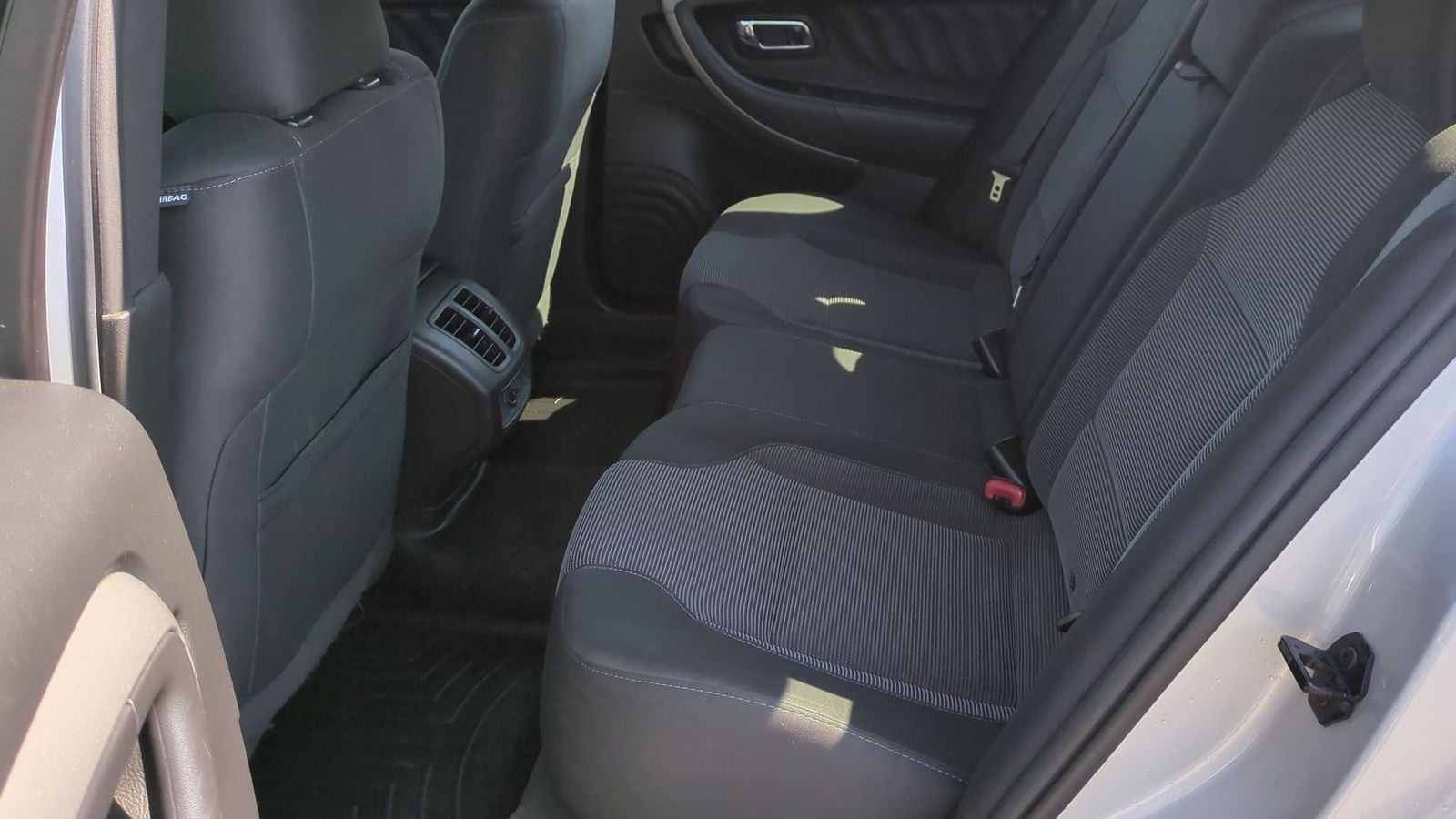 Thumbnail: 2014 Ford Taurus - 17