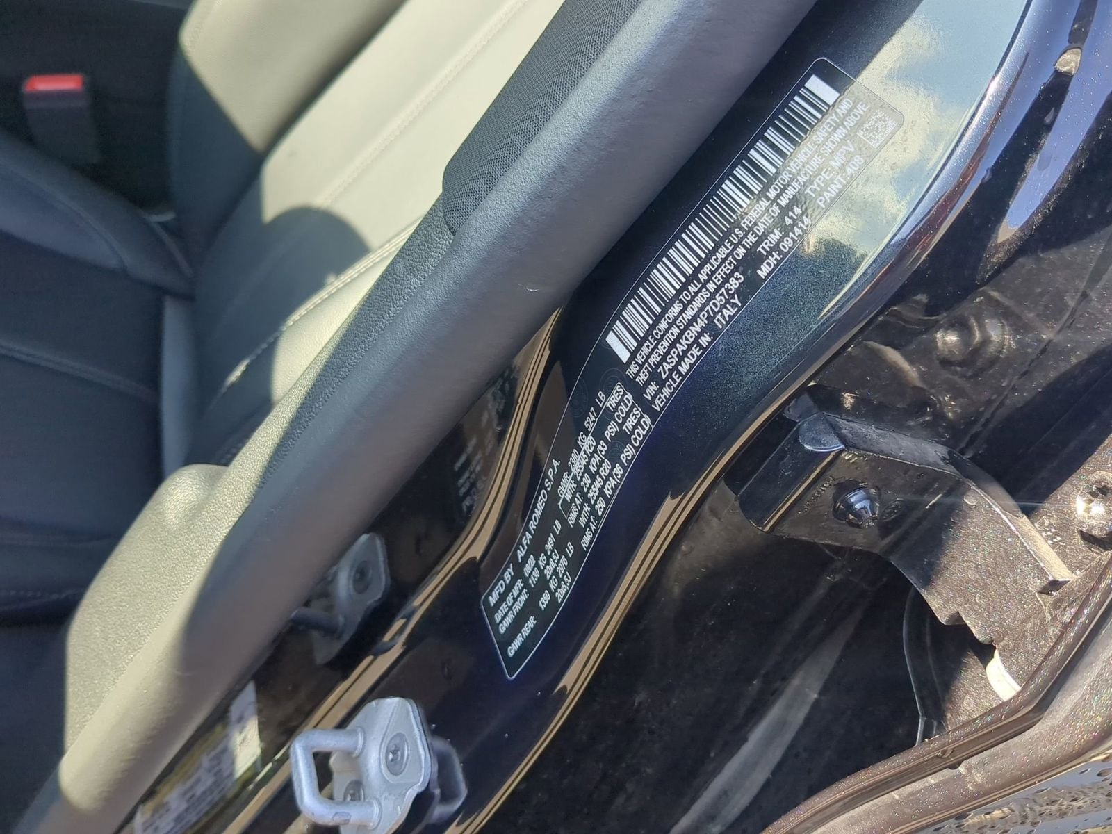 Thumbnail: 2023 Alfa Romeo Stelvio - 41