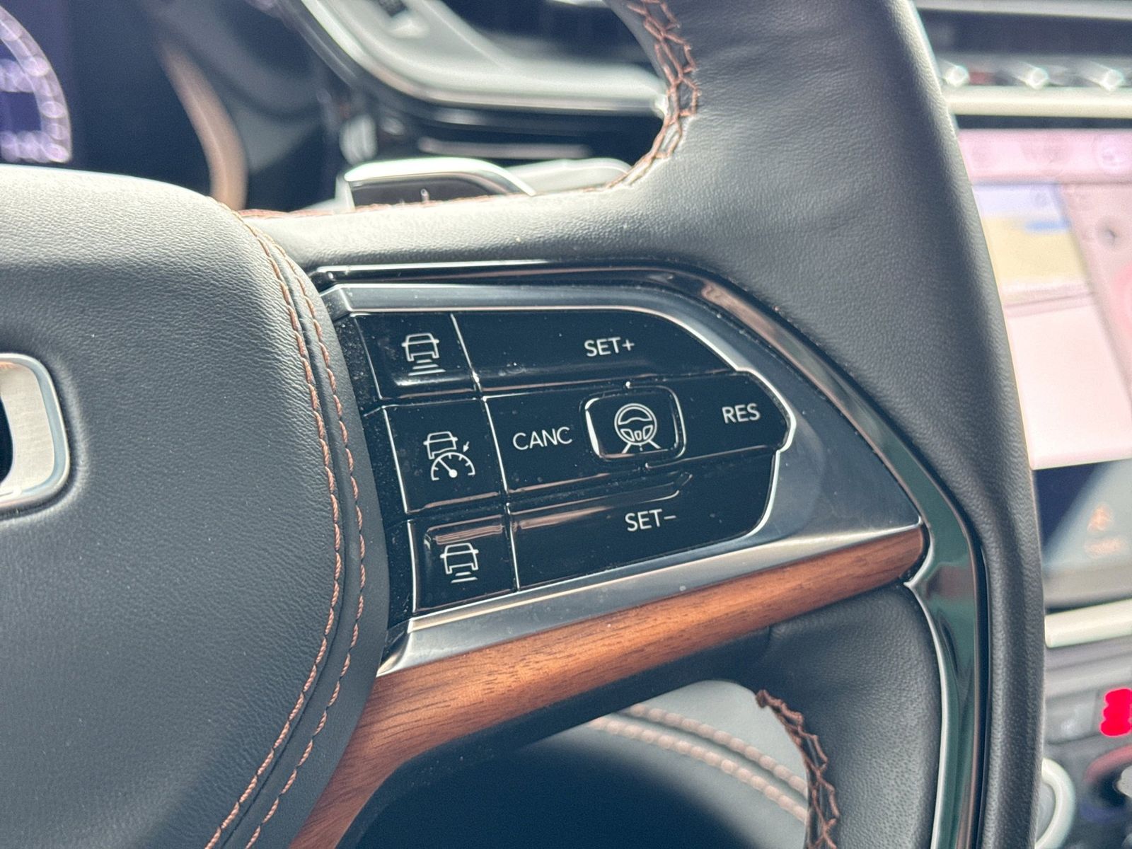 Thumbnail: 2023 Jeep Grand Cherokee - 28