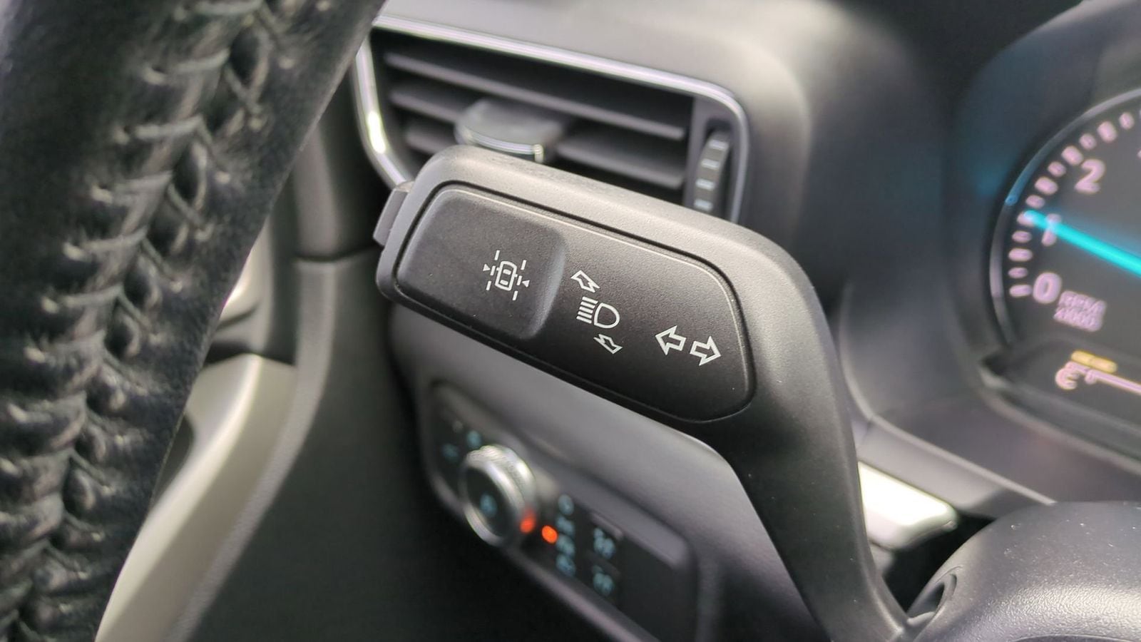 Thumbnail: 2021 Ford Explorer - 31