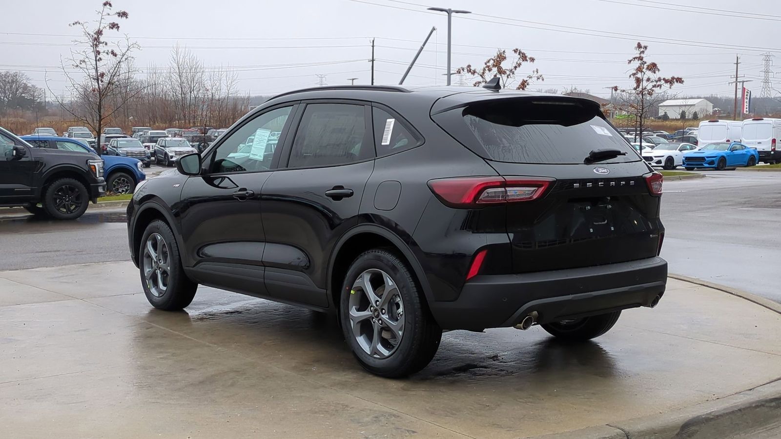 2025 Ford Escape Hybrid ST-Line Select photo 3