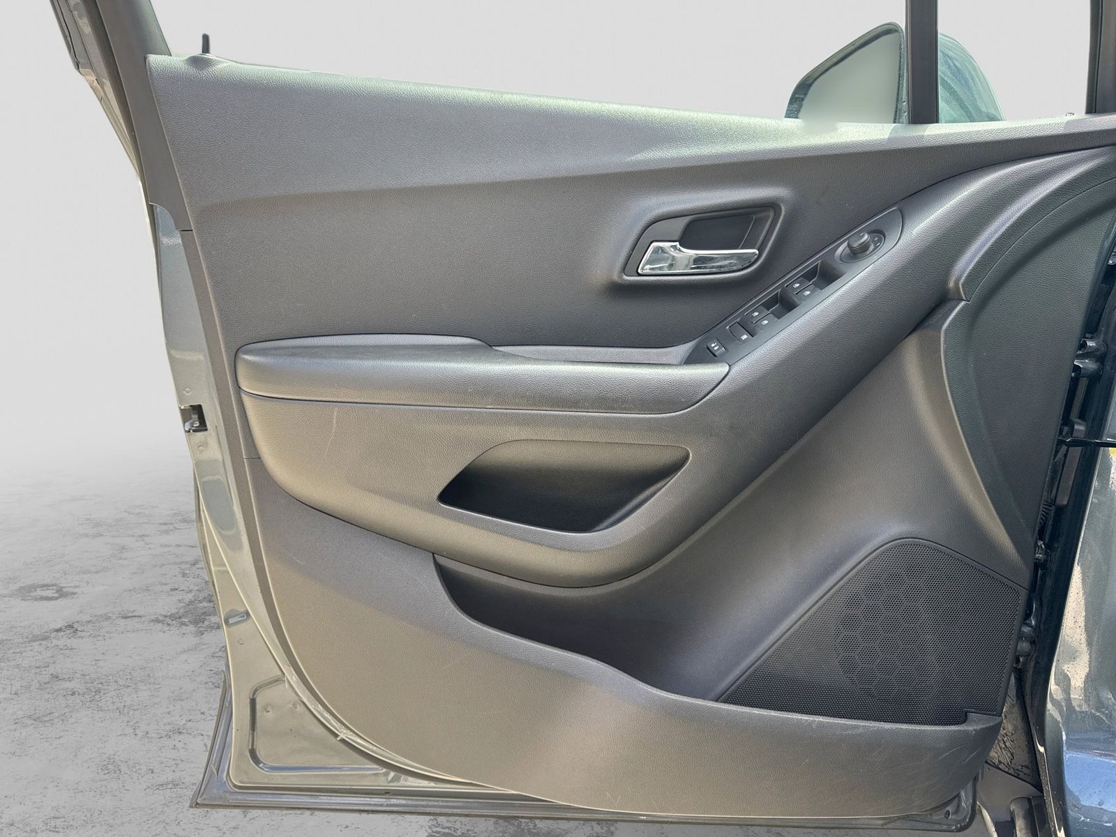 Thumbnail: 2022 Chevrolet Trax - 32
