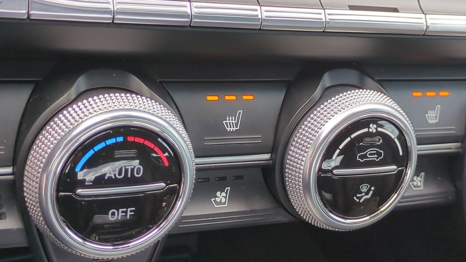 Thumbnail: 2019 Genesis G70 - 35