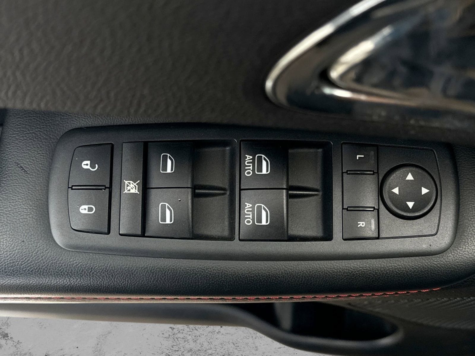 Thumbnail: 2012 Dodge Durango - 20