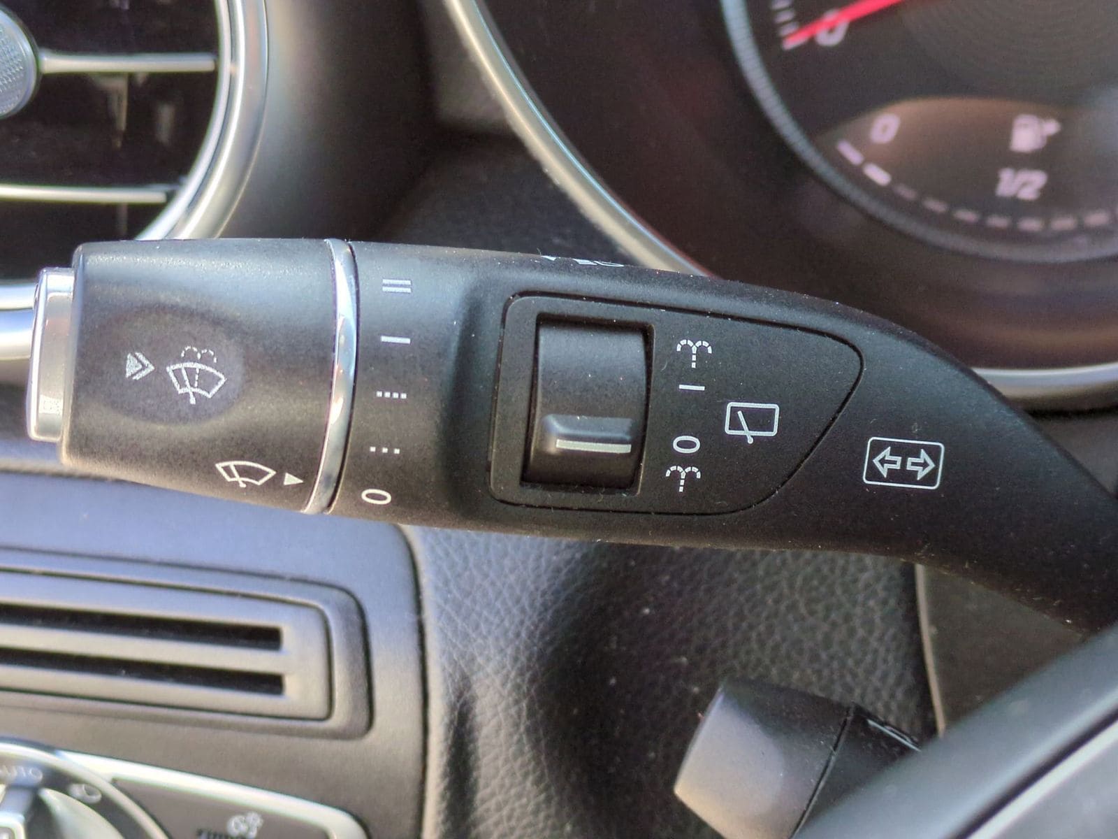 Thumbnail: 2017 Mercedes-Benz GLC - 30