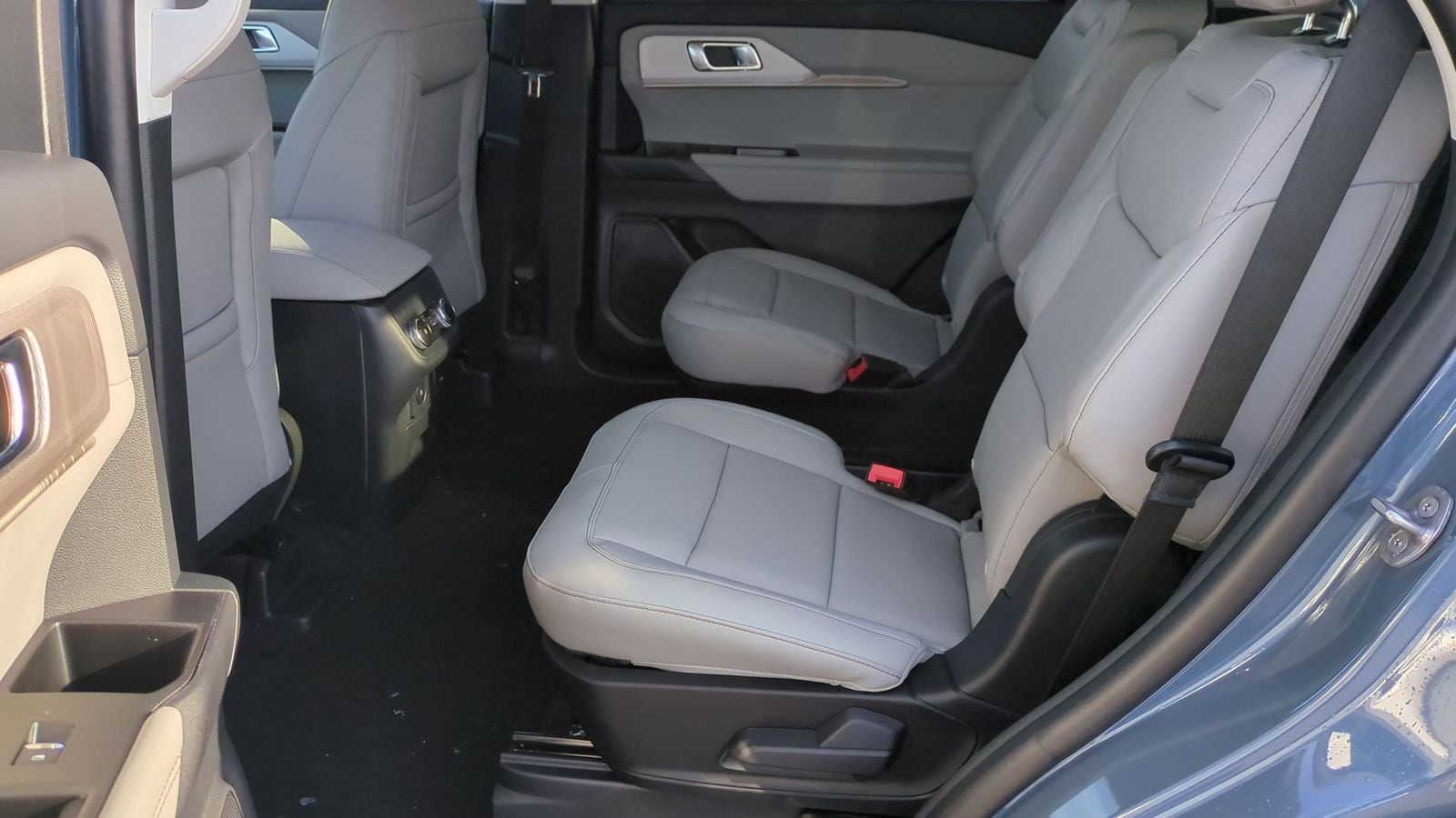 Thumbnail: 2026 Ford Explorer - 16