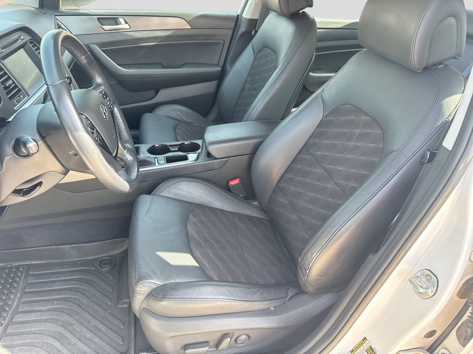 Thumbnail: 2017 Hyundai Sonata - 17