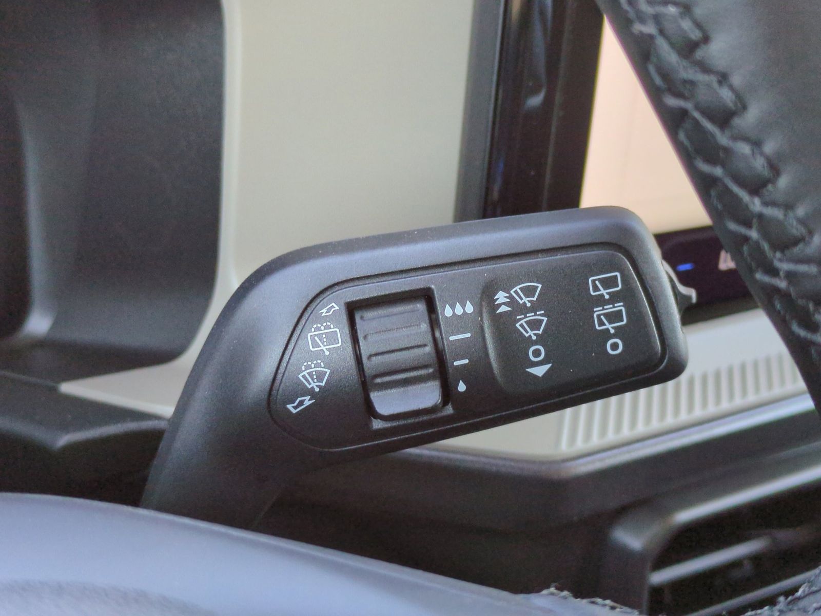 Thumbnail: 2025 Ford Bronco Sport - 25