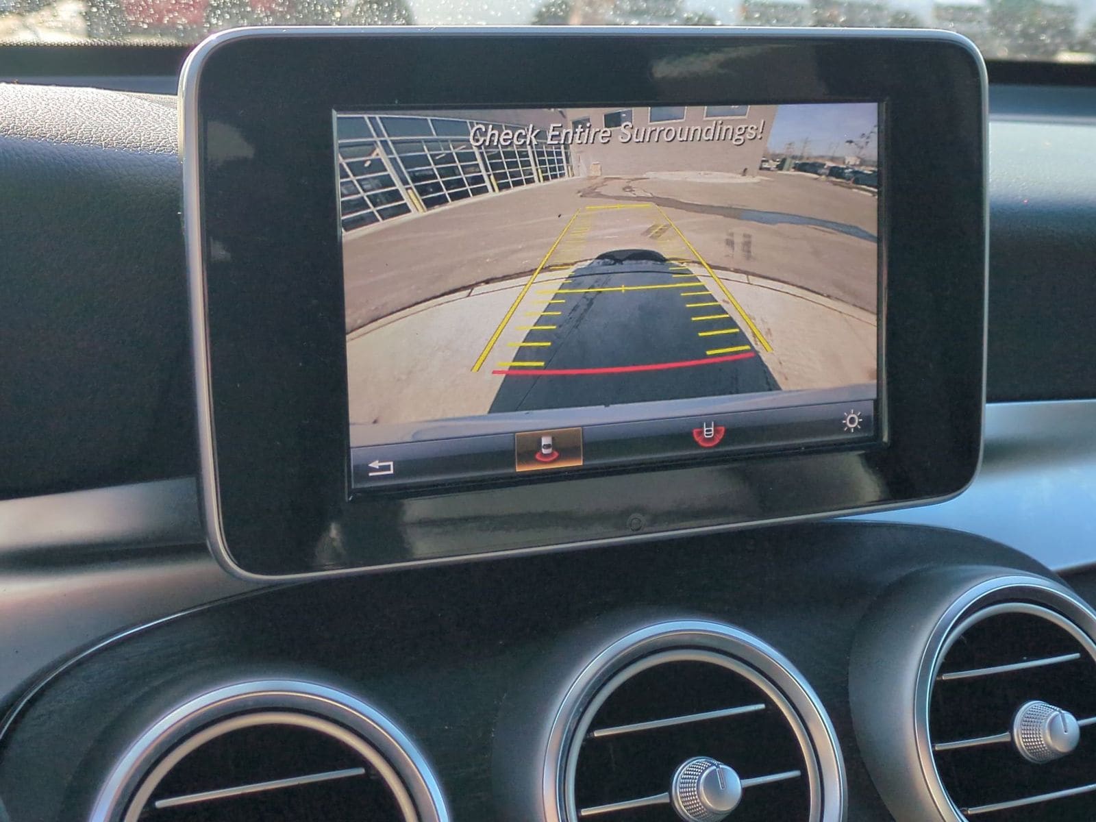 Thumbnail: 2017 Mercedes-Benz GLC - 33