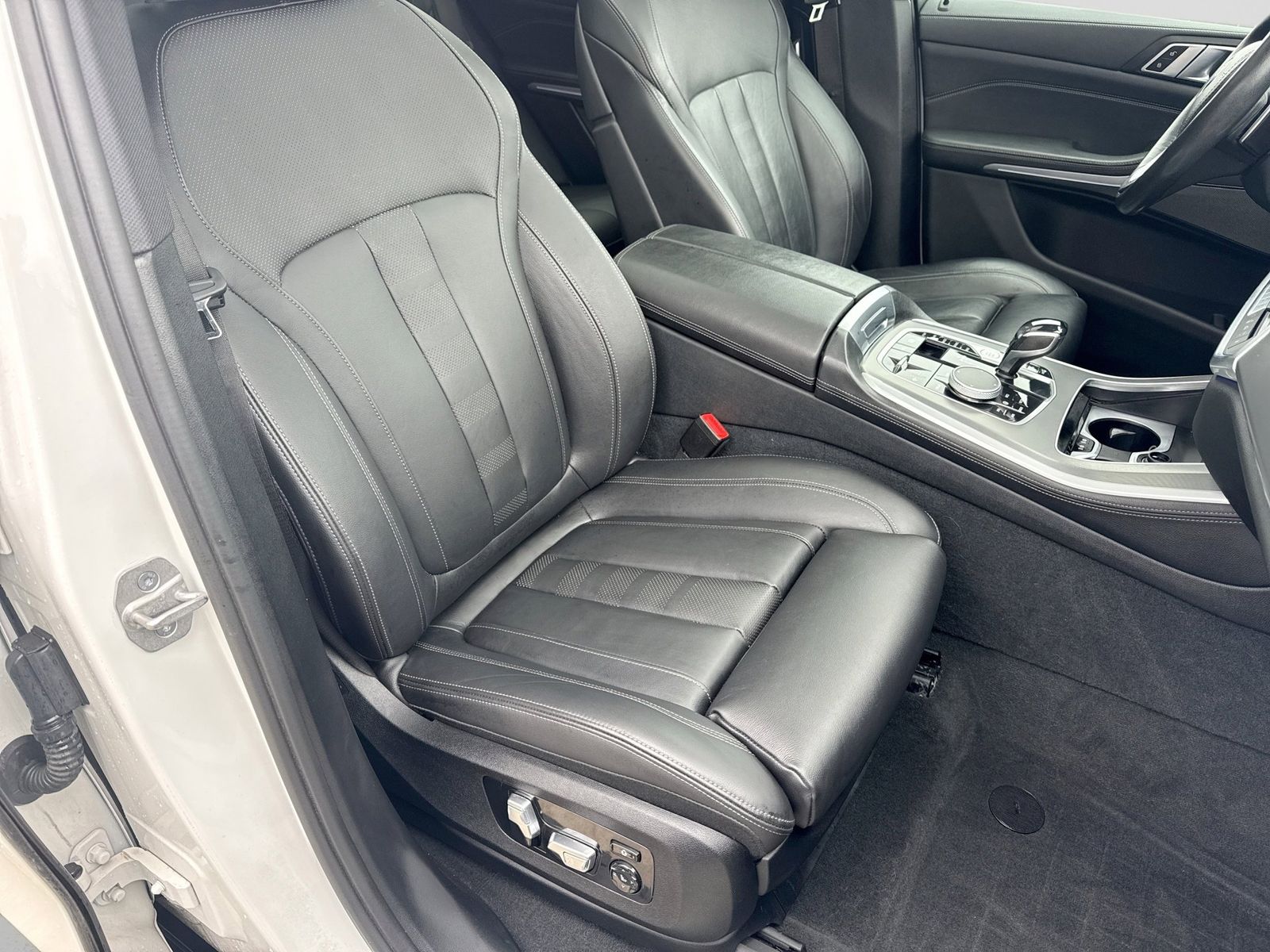 Thumbnail: 2021 BMW X5 - 22