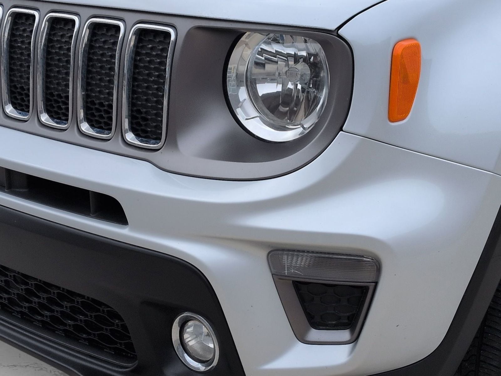 Thumbnail: 2020 Jeep Renegade - 13