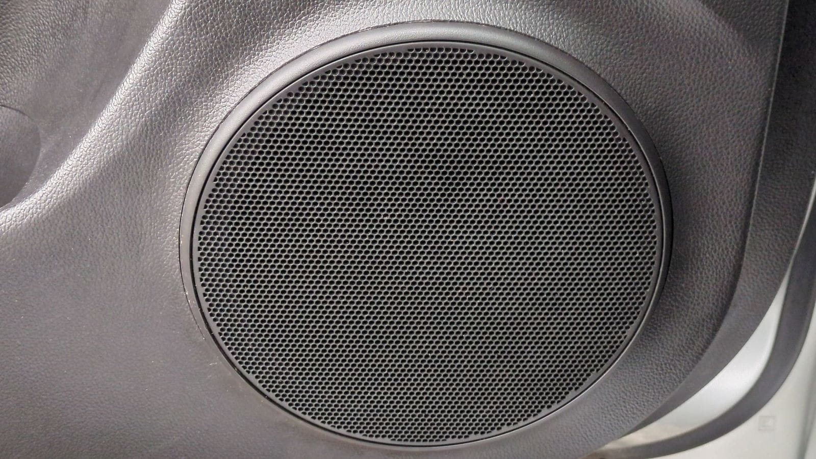 Thumbnail: 2016 Chevrolet Cruze - 29