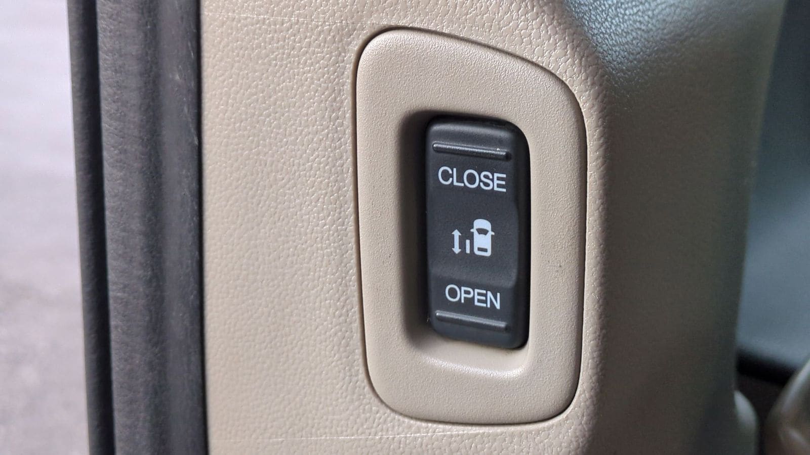 Thumbnail: 2012 Honda Odyssey - 15