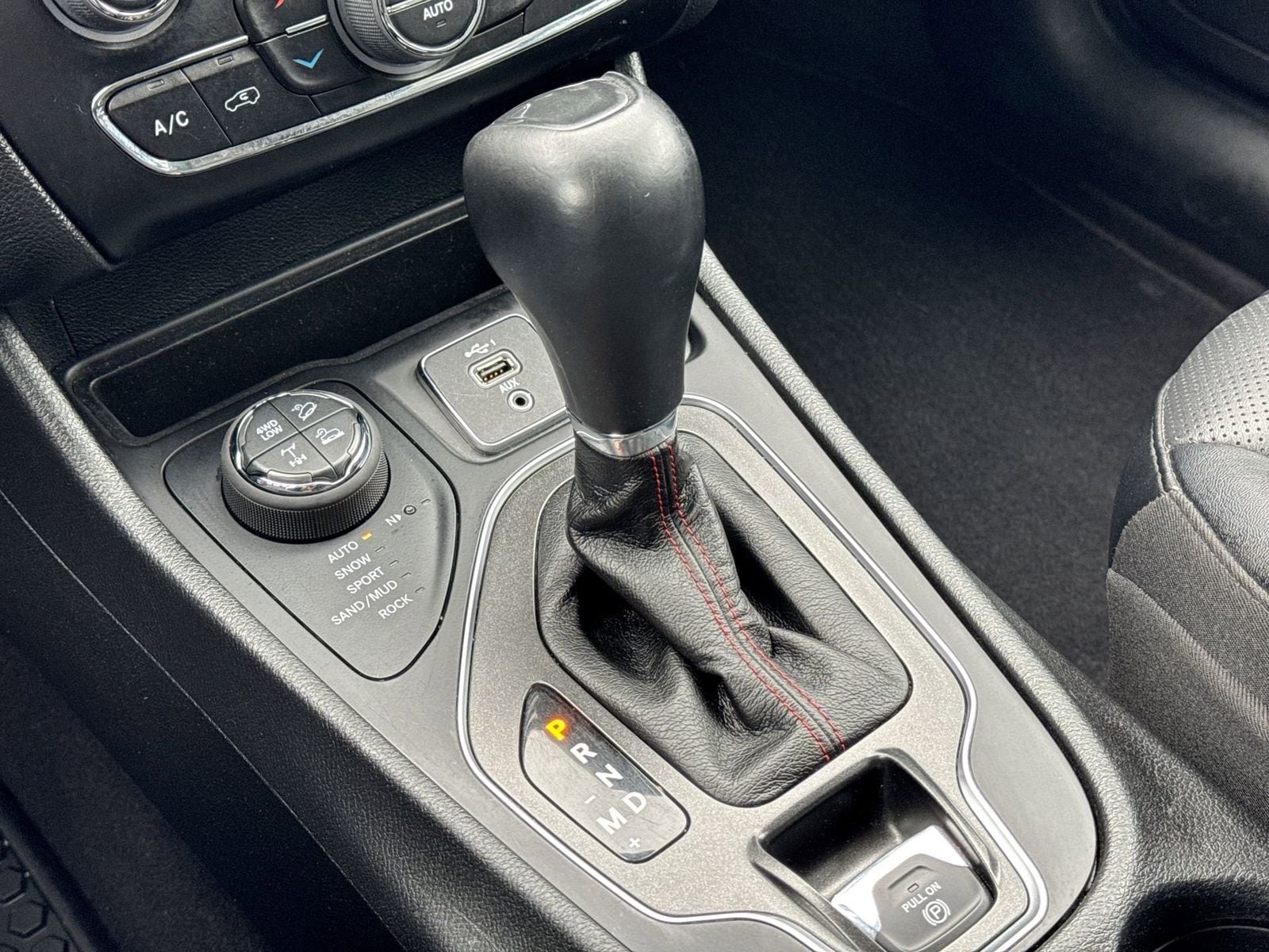 Thumbnail: 2022 Jeep Cherokee - 34