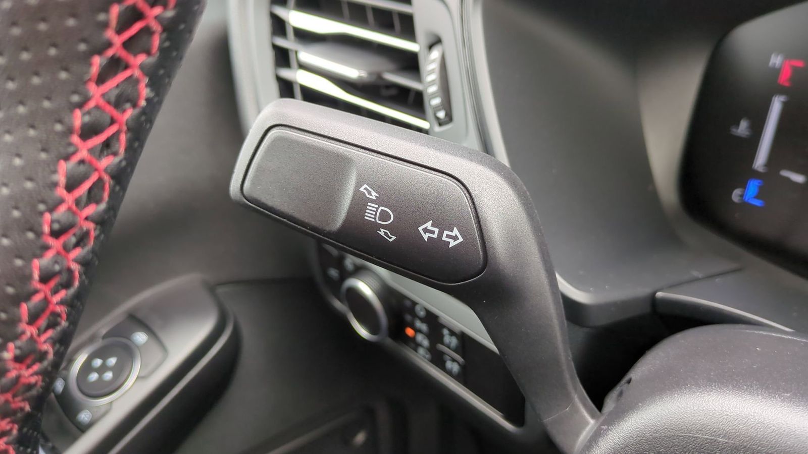 Thumbnail: 2025 Ford Escape - 25