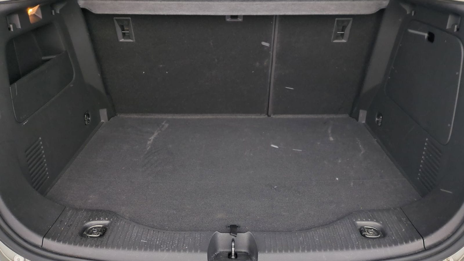 Thumbnail: 2017 Buick Encore - 36