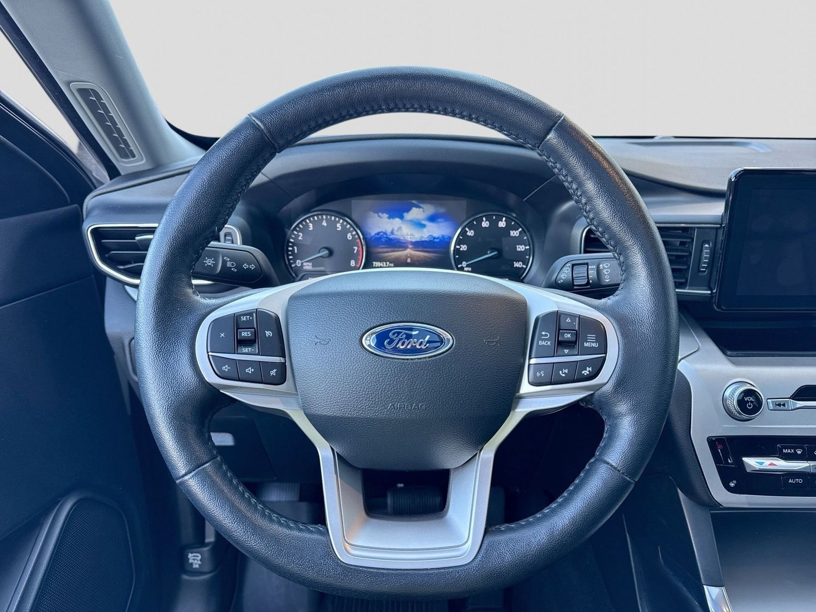 Thumbnail: 2022 Ford Explorer - 26