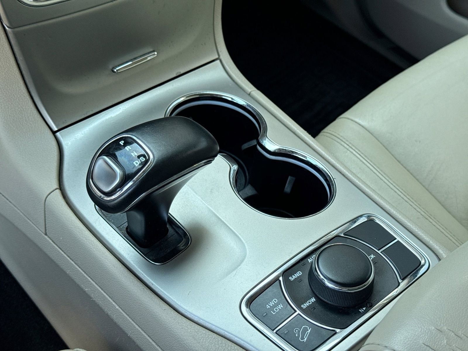 Thumbnail: 2015 Jeep Grand Cherokee - 33