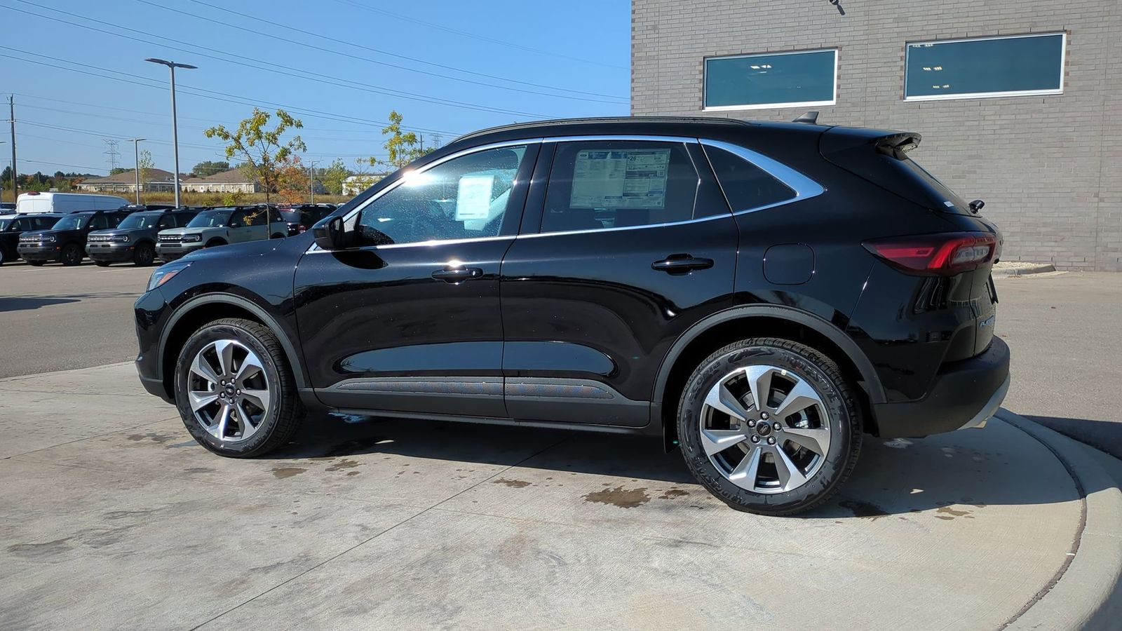 2025 Ford Escape Hybrid Platinum photo 4