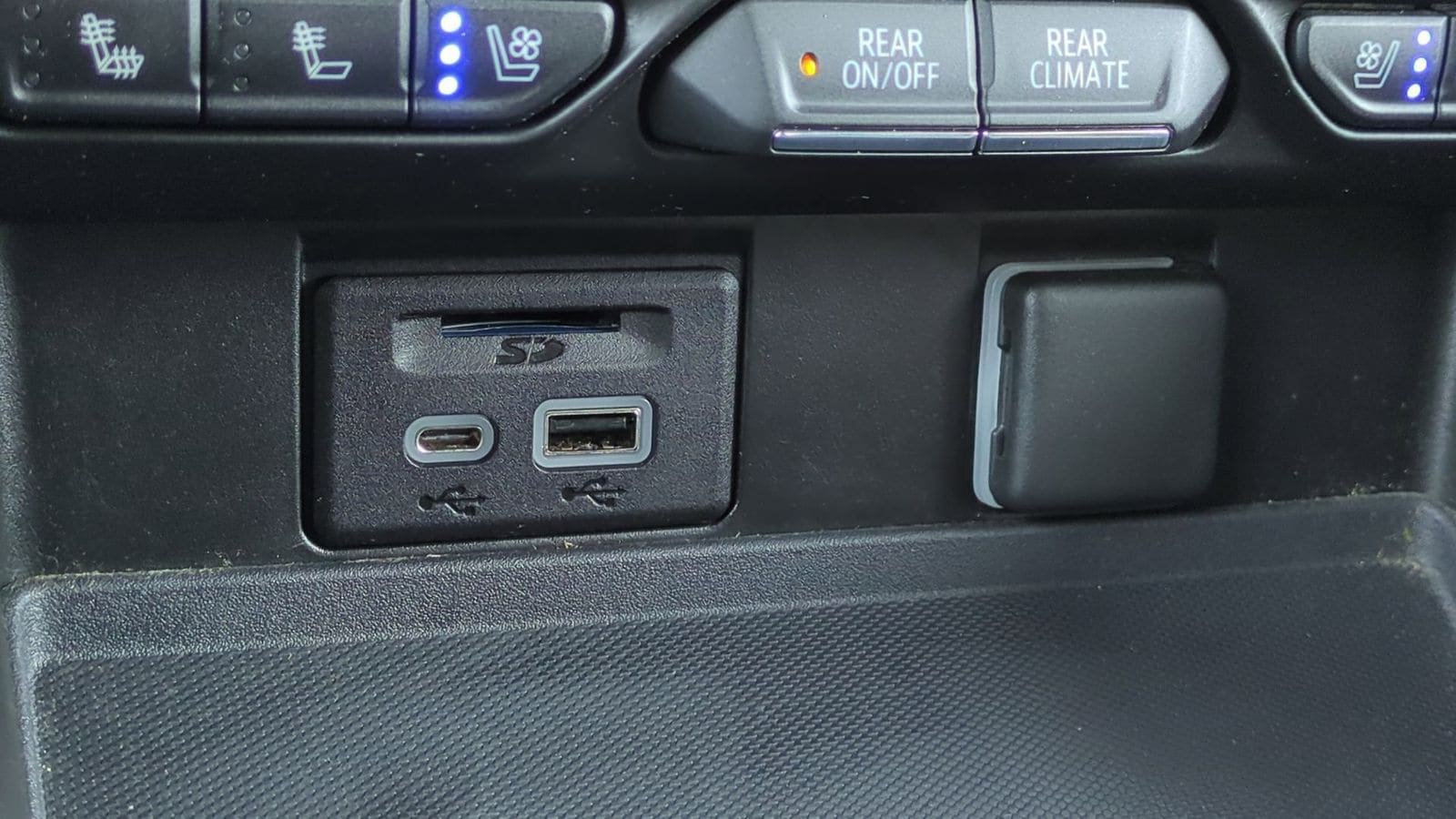 Thumbnail: 2021 GMC Yukon - 39