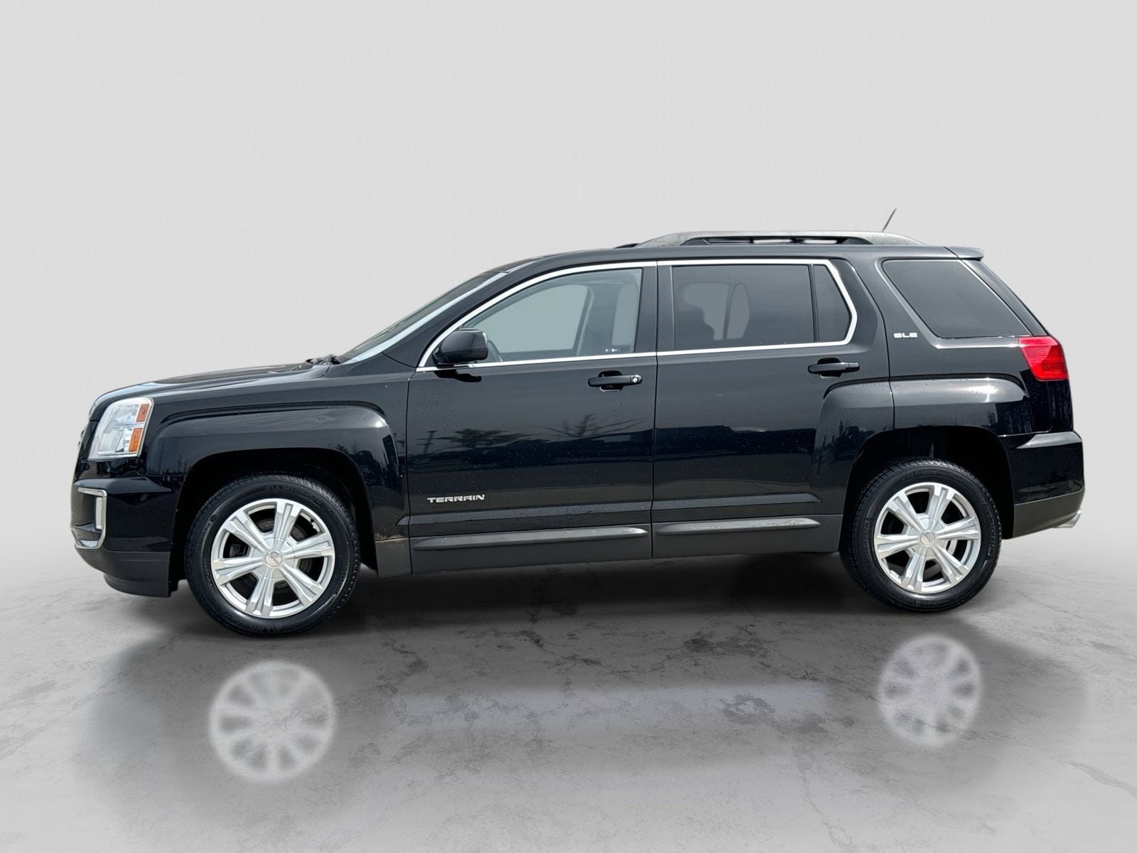 Thumbnail: 2017 GMC Terrain - 3