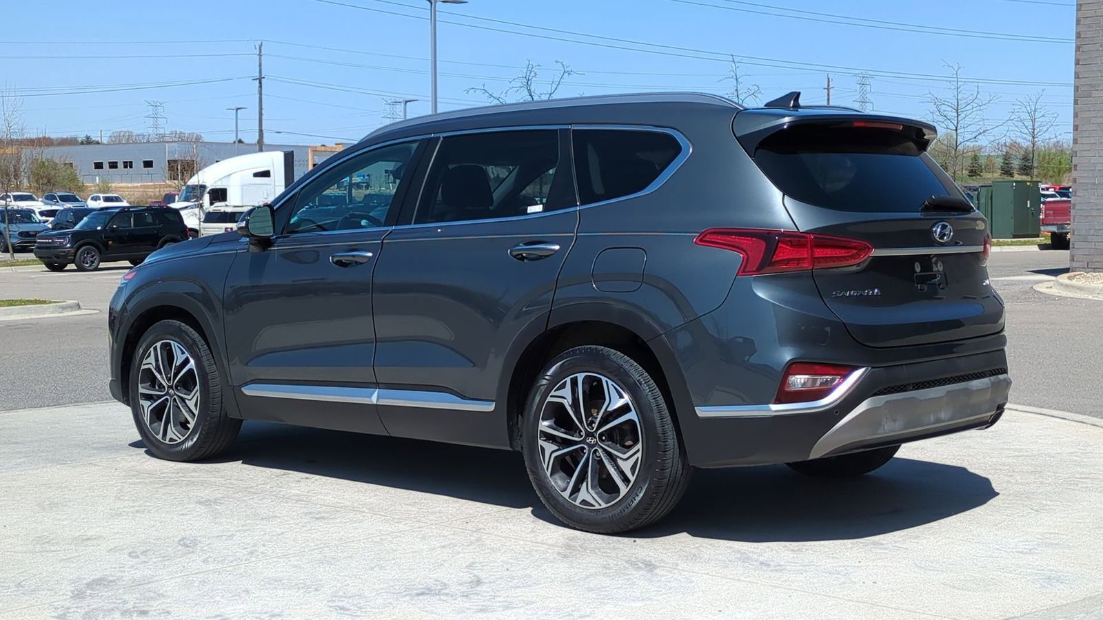 Thumbnail: 2019 Hyundai Santa Fe - 3