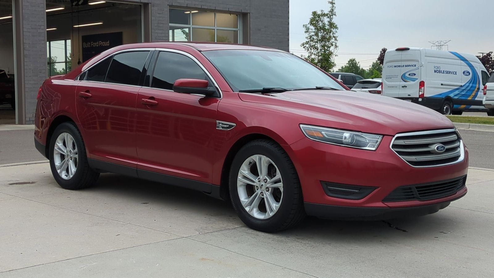Thumbnail: 2016 Ford Taurus - 9