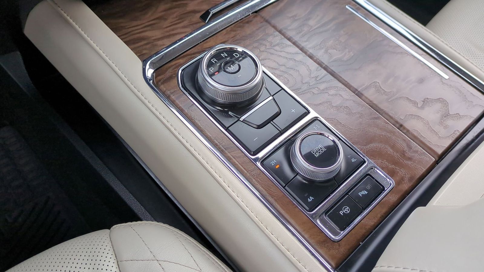 2020 Ford Expedition Platinum 35