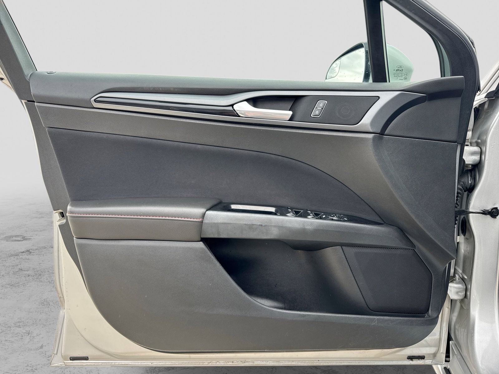 Thumbnail: 2013 Ford Fusion - 32