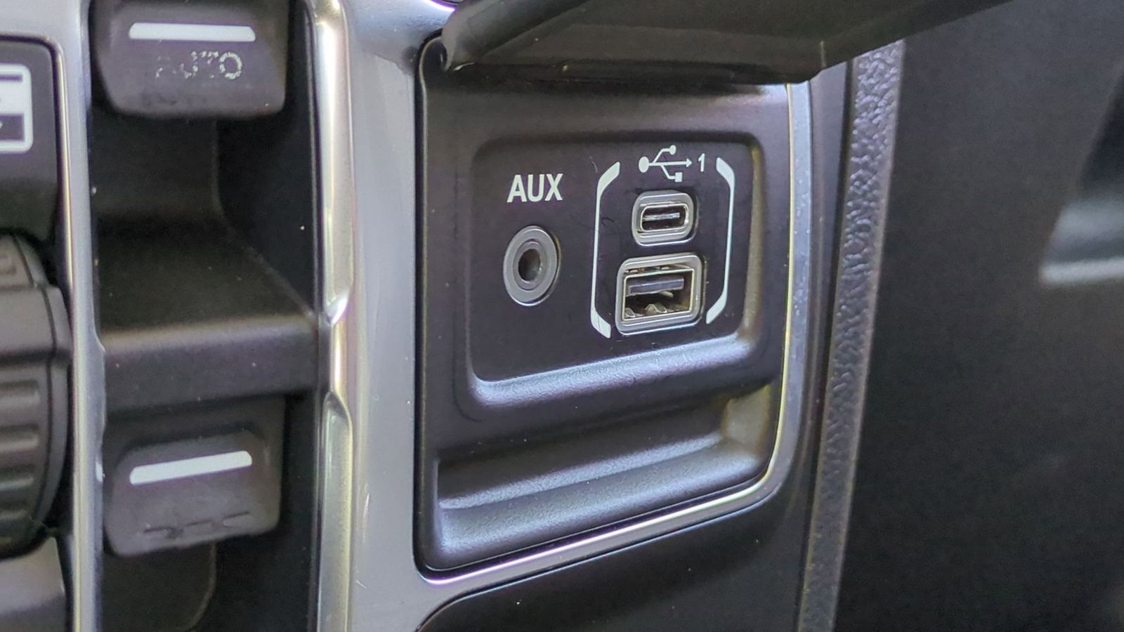 Thumbnail: 2018 Jeep Wrangler - 29