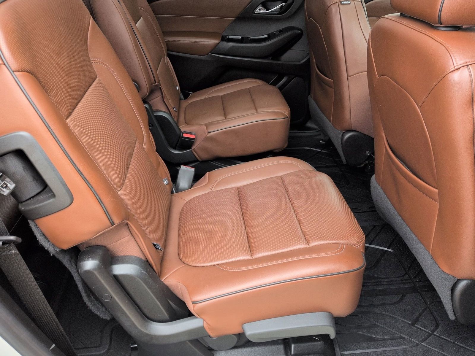 Thumbnail: 2018 Chevrolet Traverse - 23