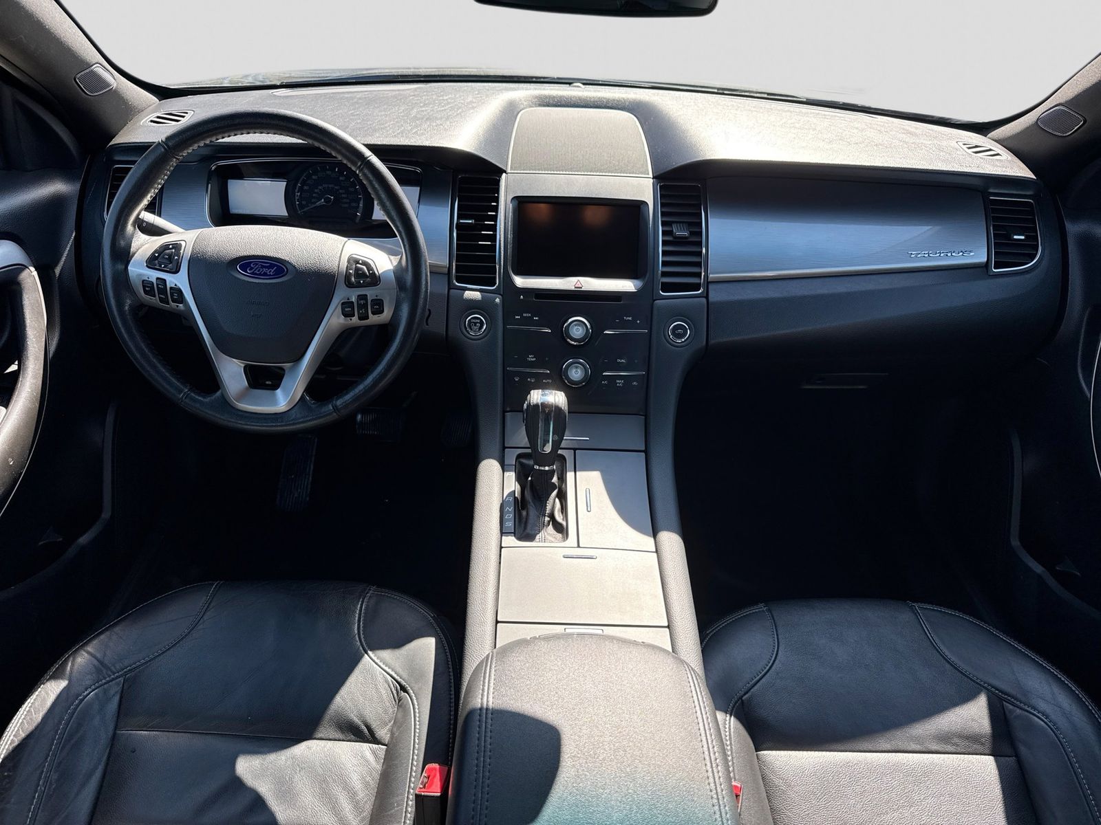 Thumbnail: 2015 Ford Taurus - 17
