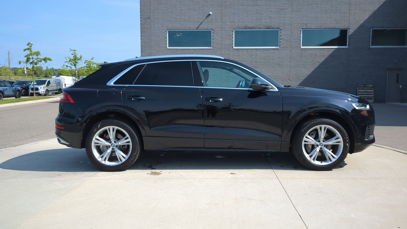Thumbnail: 2019 Audi Q8 - 8