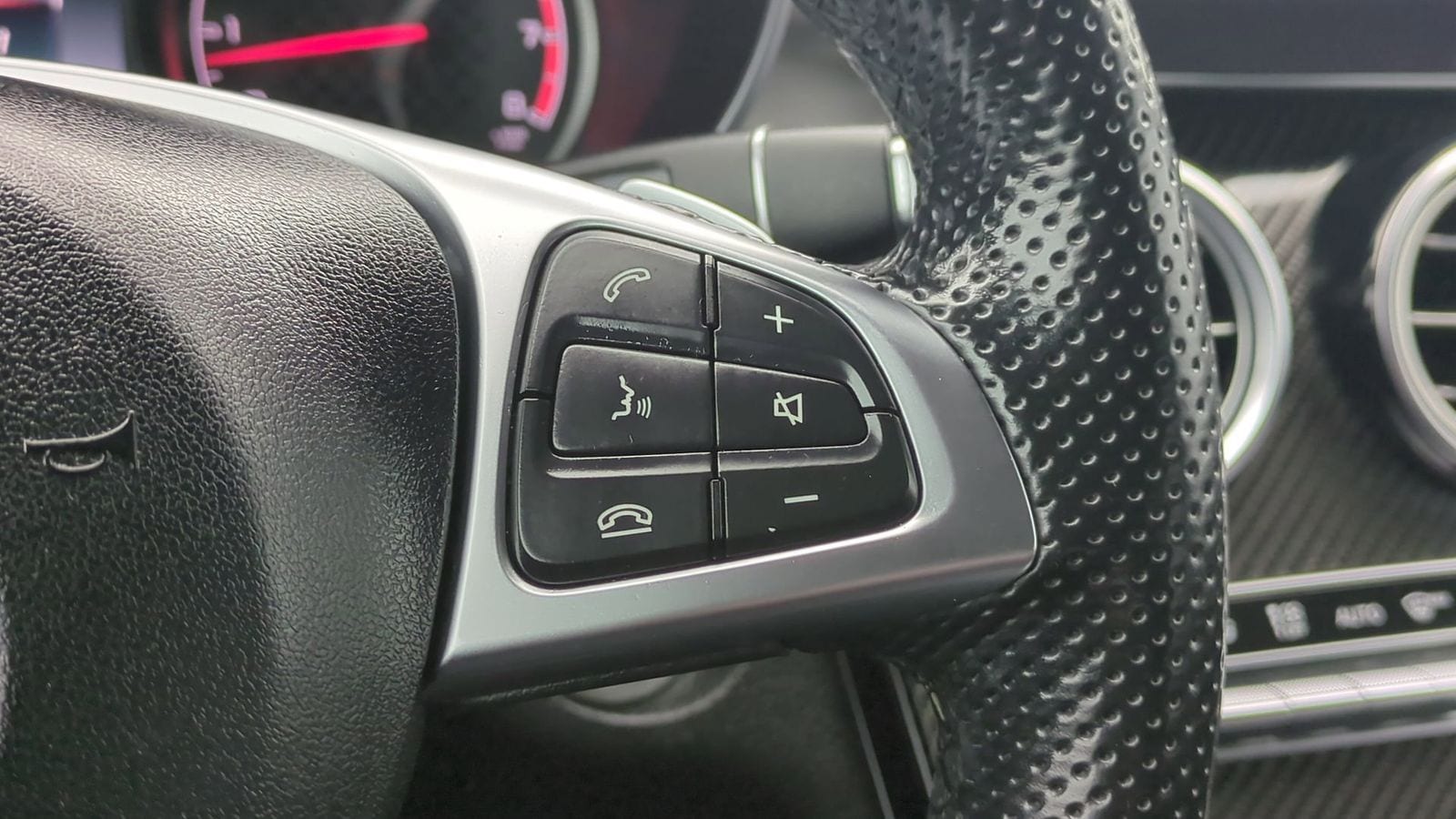 Thumbnail: 2017 Mercedes-Benz GLC - 26