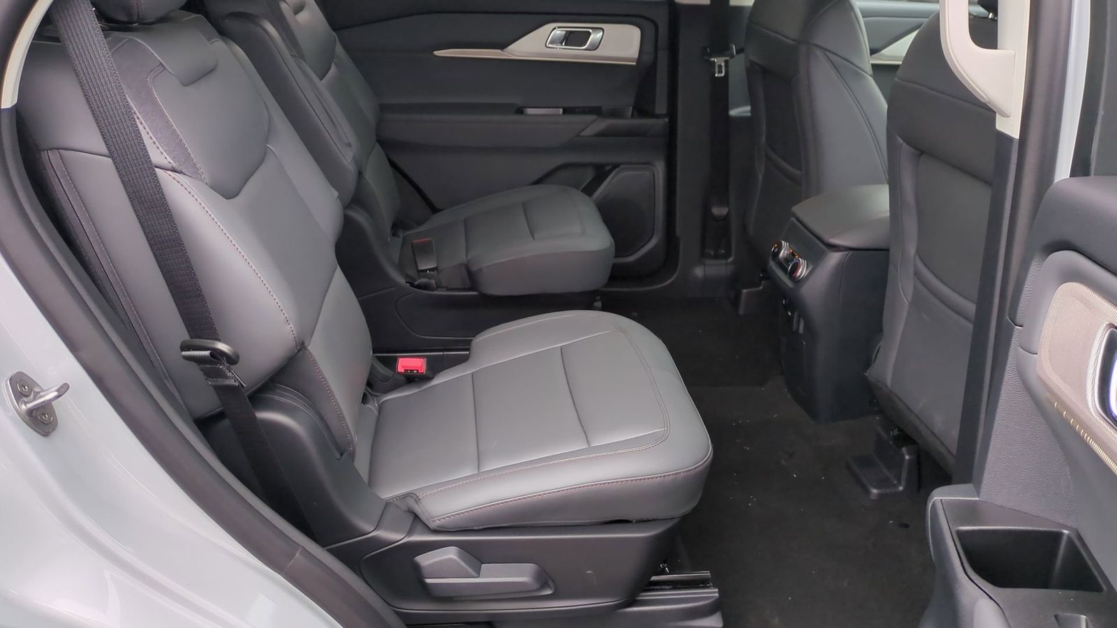 Thumbnail: 2026 Ford Explorer - 18